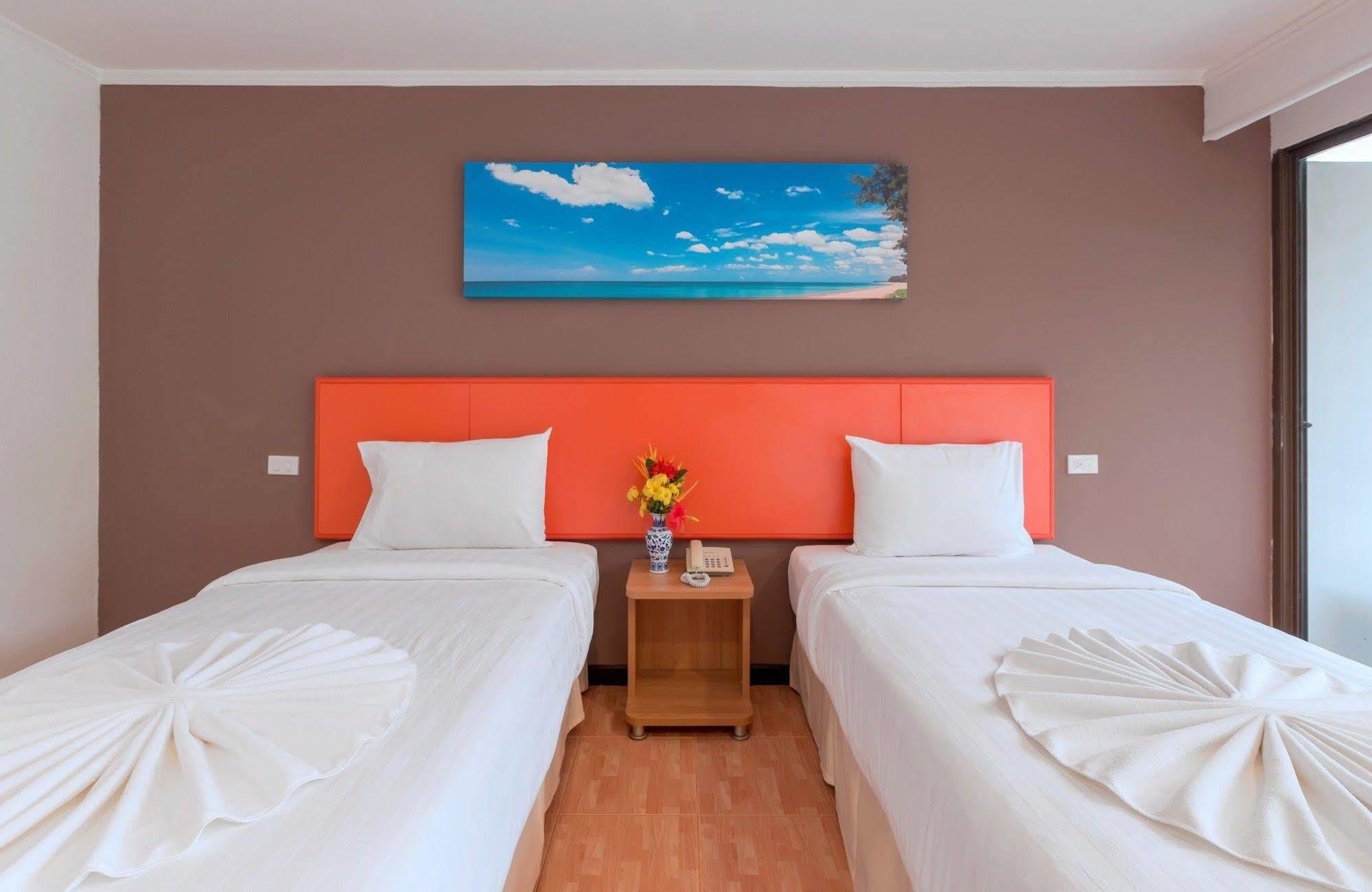 Royal Crown Hotel & Palm Spa Resort Patong Exterior foto